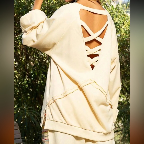 New Women's M POL Buttercup Cream Crisscross Back Oversized Sweater - Picture 1 of 8